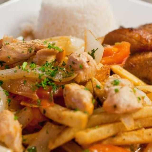 Pollo Saltado.