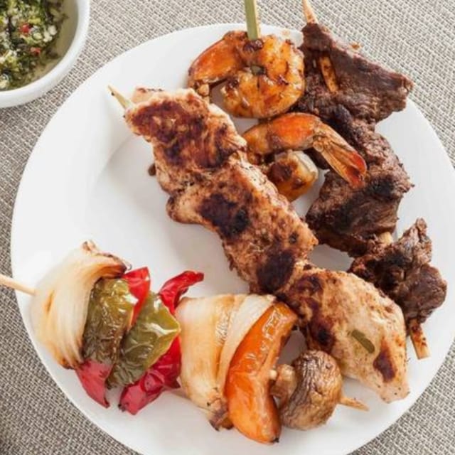 Brochetas Trio.